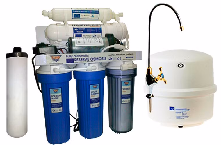  Vì thế nếu lắp máy lọc nước cho gia đình để ăn uống trực tiếp thì không nên lắp máy lọc nước Ro 5 cấp bởi máy chỉ cho ra nước tinh khiết, không hỗ trợ được quá trình trao đổi chất của cơ thể người dùng. 
