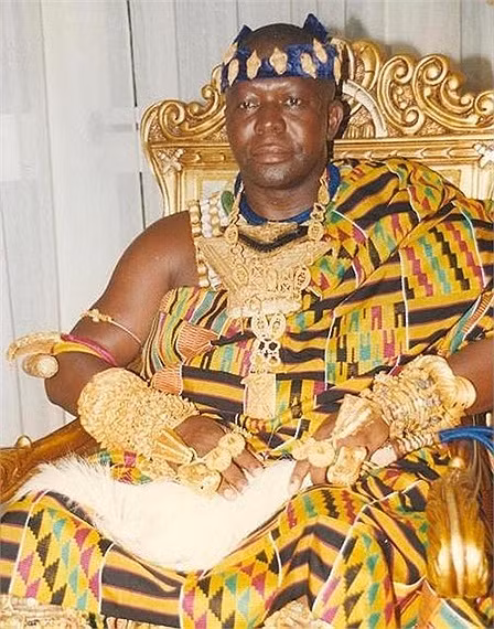 Người Ashanti sống ở miền trung Ghana của Tây Phi. Tộc người này vốn là một “đế chế vàng” hùng mạnh nhất thế giới.
