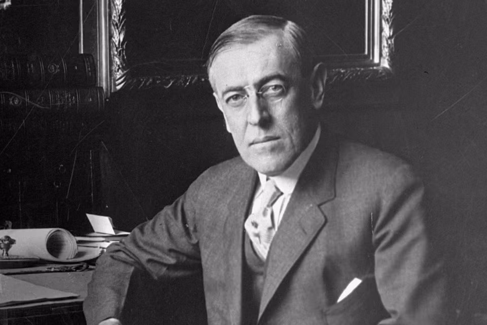 Sau khi tốt nghiệp Đại học Princeton, Đại học Luật Virginia và Đại học Johns Hopkins, ông Woodrow Wilson chính thức tham gia công tác giảng dạy. Năm 1902, ông được bổ nhiệm làm chủ tịch Đại học Princeton. Năm 1910, ông từ chức và trở thành tổng thống thứ 28 của Mỹ vào năm 1913. Ảnh: The Atlantic.