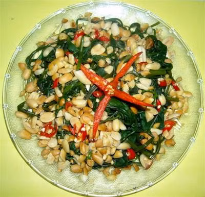 Nộm rau muống.