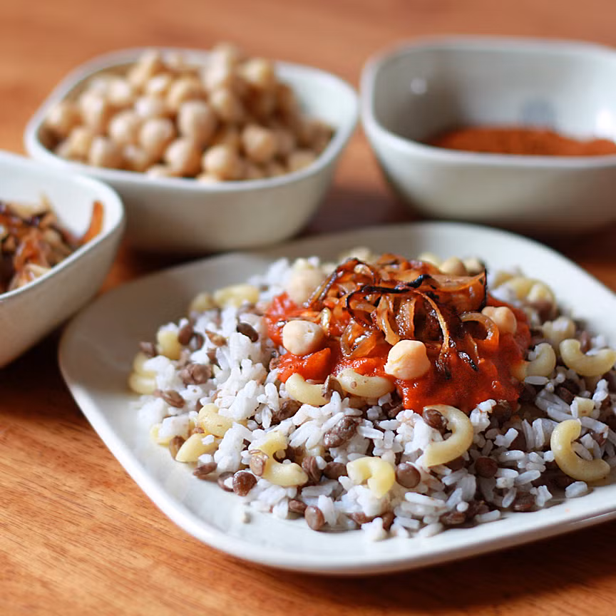 Đến Châu Phi bạn phải thưởng thức hương vị của Ai Cập tại nhà với món Koshari.