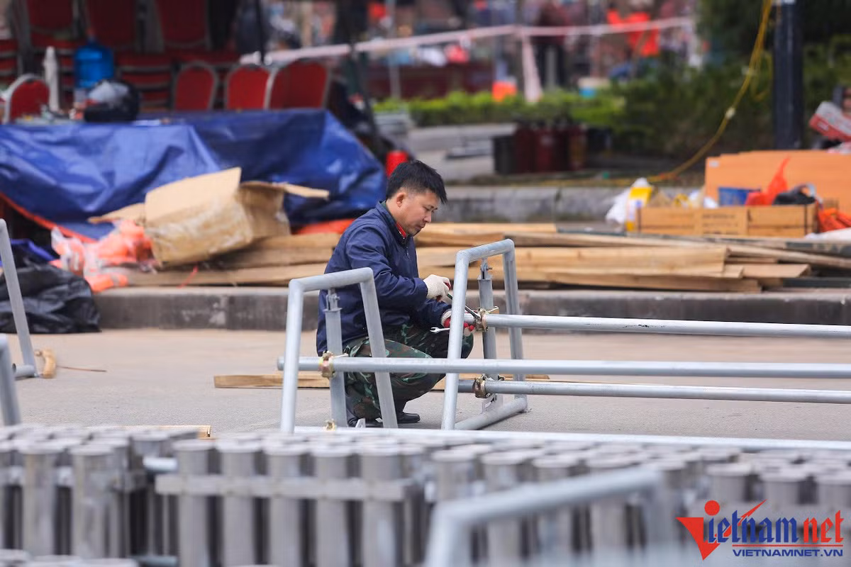 Ha Noi: Tam dung pho di bo Ho Guom de ban phao hoa-Hinh-7