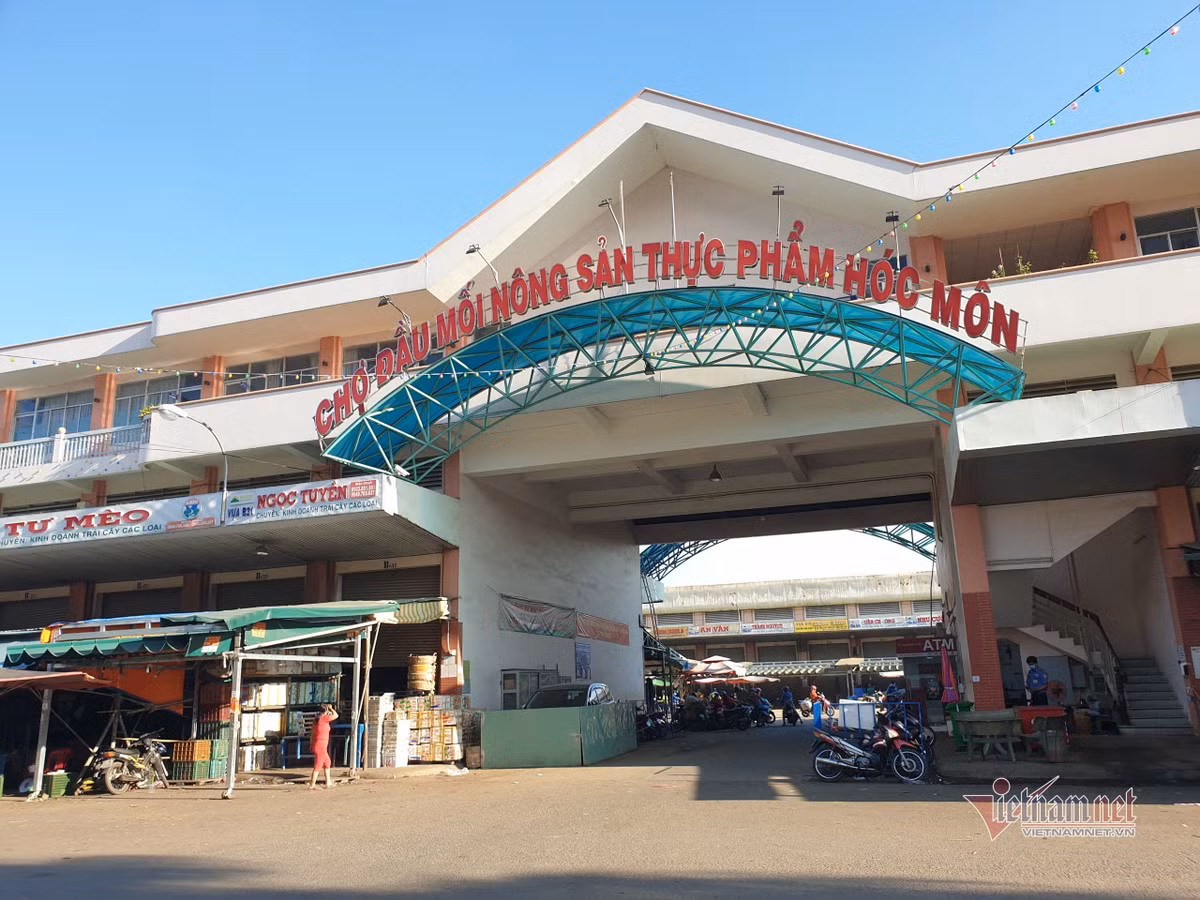 Nguoi dan 3 xa va thi tran Hoc Mon khong ra khoi nha, tru truong hop can thiet