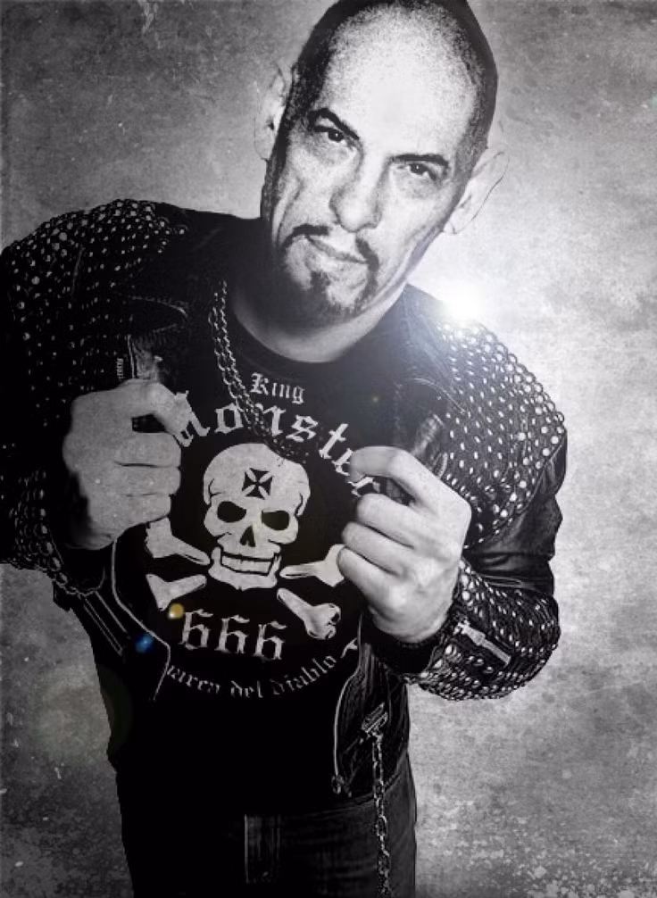  7. Satan giáo. Anton LaVey đã thành lập Satan giáo (LaVeyan Satanism) vào năm 1966. Trong đức tin này, Satan không phải là một thực thể hay thần thánh, mà là biểu tượng của các giá trị cá nhân và tự do. Ảnh: Pinterest.