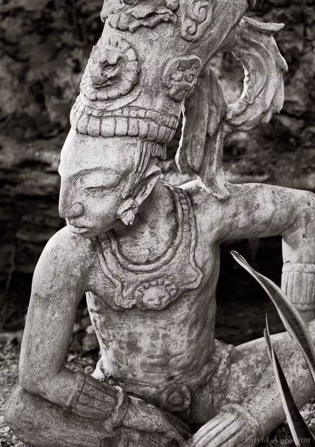  14. Thử thách dành cho linh hồn. Trong hệ thống quan niệm của nhiều cộng đồng, thế giới sau cái chết không phải là nơi nghỉ ngơi vĩnh viễn mà là một nơi đầy thử thách, đòi hỏi linh hồn phải chứng tỏ phẩm chất của mình. Ảnh: Pinterest.