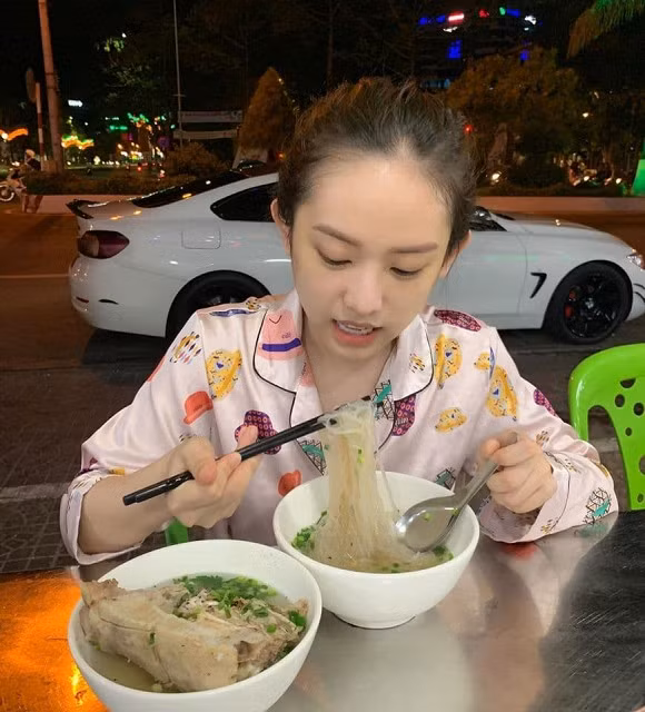 Thuy Vi bat ngo chia se “bi quyet lam giau”, dan mang noi gi?-Hinh-2