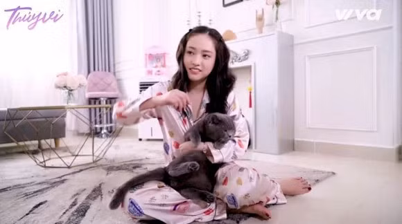 Thuy Vi bat ngo chia se “bi quyet lam giau”, dan mang noi gi?