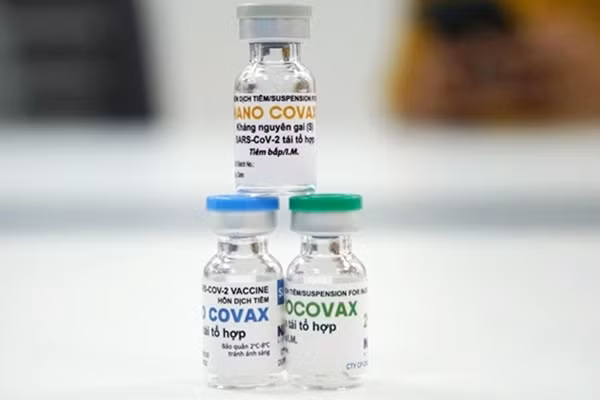 Vac xin Nanocovax duoc Hoi dong dao duc thong qua, phan ung phu sao?