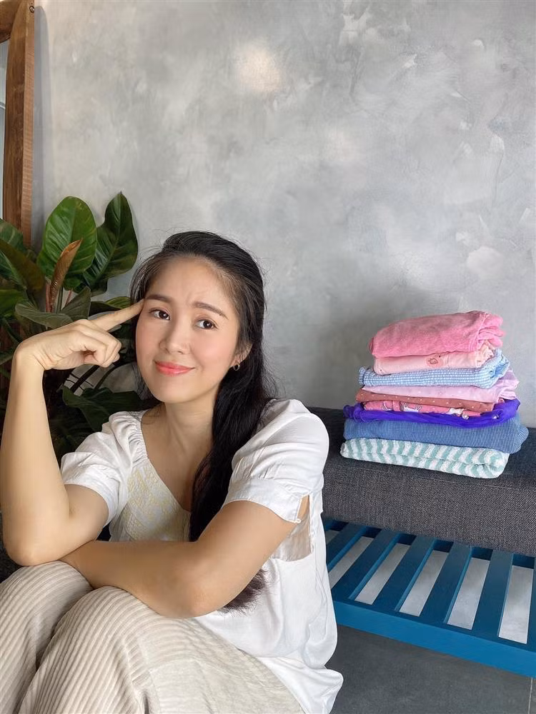 Le Phuong bi xoc xiem “suot ngay an ngon” mua dich-Hinh-12