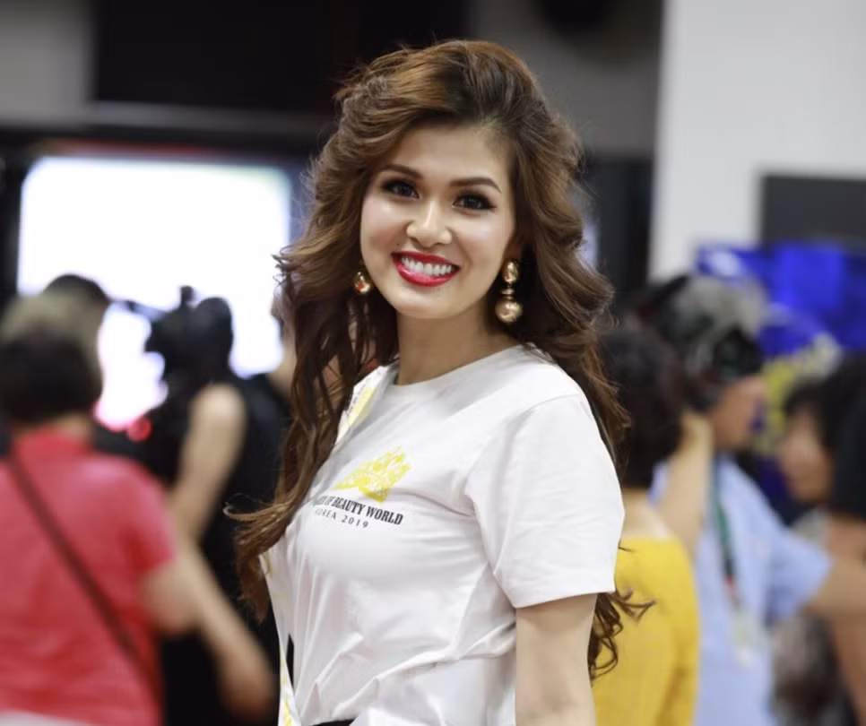 Cuộc sống hiện tại của Hoa hậu nhiều con nhất showbiz Việt - Hình 2 Cuoc song hien tai cua Hoa hau nhieu con nhat showbiz Viet-Hinh-2