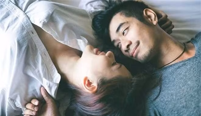 Chuyen gia ly giai dan ong khi giau sang thuong de ngoai tinh