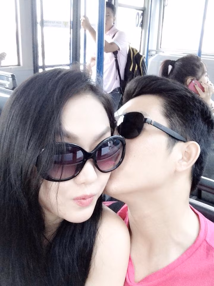 Cặp đôi dính như sam sau khi công khai chuyện tình cảm.