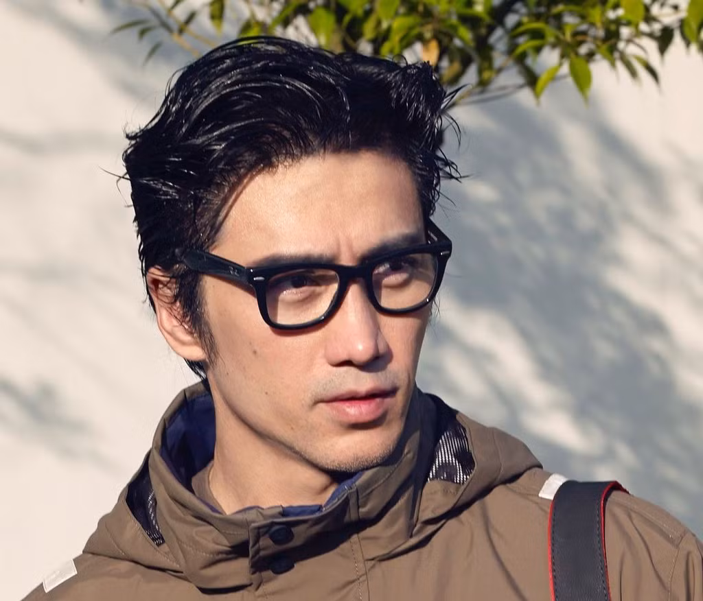 Chuando cũng không uống rượu hay hút thuốc. Tuy nhiên, công việc đòi hỏi xã giao nên người đàn ông này khó tránh được hoàn toàn hai chất kích thích trên.