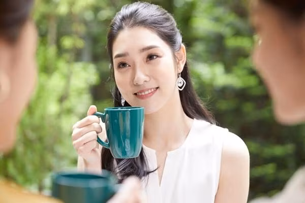 Em trai gioi thieu nguoi yeu khien ca nha toi ngo ngang