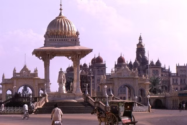Cung điện Maharaja ở trung tâm thành phố Mysore.