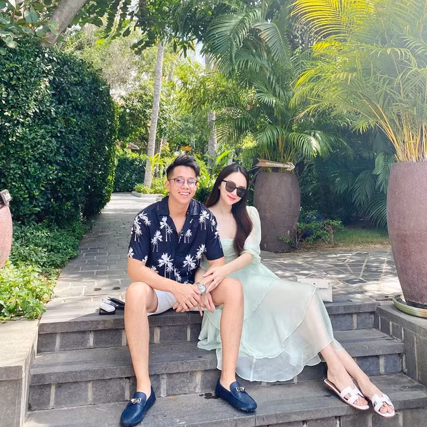 Matt Liu sinh năm 1994, là CEO của một công ty cơ khí. Anh kém bạn gái tới 3 tuổi.