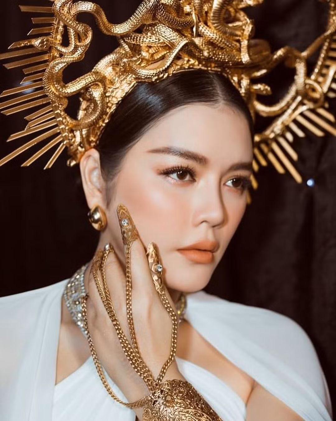 Lý Nhã Kỳ đẹp không tì vết.