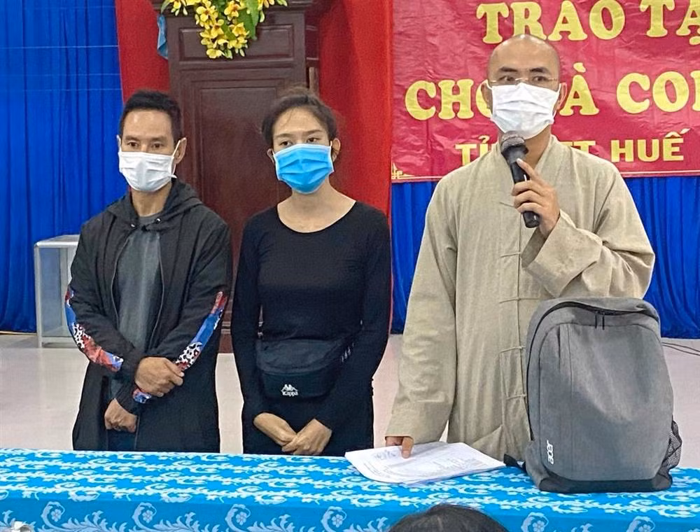 Trang Tran quat mang anti-fan soi moi Ly Hai, Thuy Tien tu thien