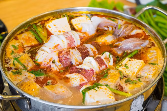 5 nhóm người “đại kỵ” với món lẩu, trẻ già nên hạn chế tối đa 5 nhom nguoi “dai ky” voi mon lau, tre gia nen han che toi da