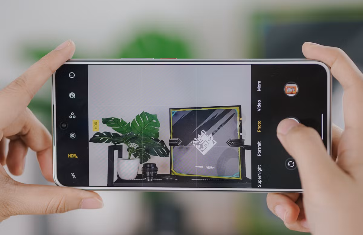 Meizu Lucky 08 được trang bị cụm camera kép phía sau. Camera chính dùng cảm biến Samsung ISOCELL HM6 với độ phân giải 108MP, khẩu độ f/1.7, hỗ trợ lấy nét theo pha PDAF. Ống kính phụ chỉ là cảm biến macro 2MP f/2.4, chủ yếu mang tính bổ trợ và không có tác dụng chụp ảnh cho lắm.