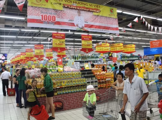Khách hàng mua sắm tại Big C. Ảnh: Internet