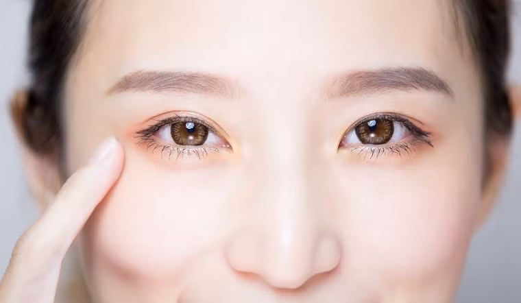 Nếu người này có thêm dái tai dày, màu sắc hồng hào thì đó là tướng đại phú quý. Dự báo, sau 30 tuổi, người này có thể gây dựng được sự nghiệp của riêng mình. 