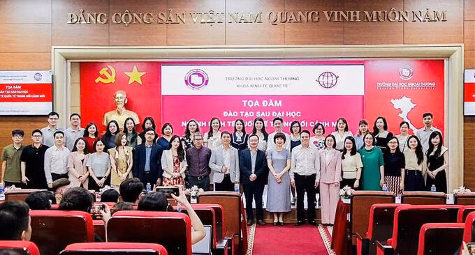 Dao tao sau Dai hoc nganh Kinh te quoc te trong boi canh moi