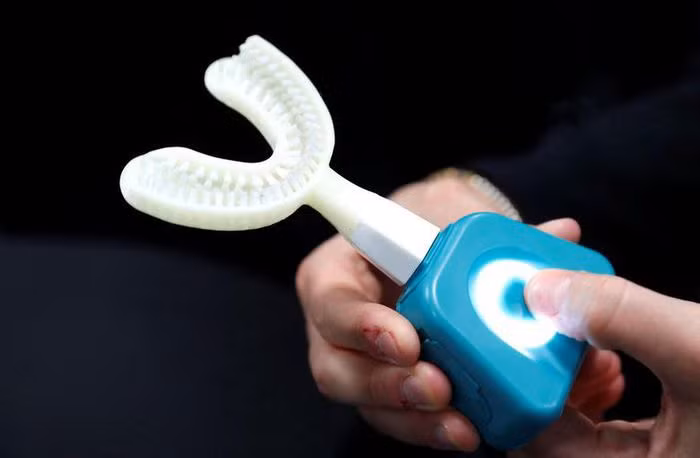 Bàn chải Y-Fasteeh giúp người sử dụng có thể đánh răng siêu nhanh trong 10 giây.