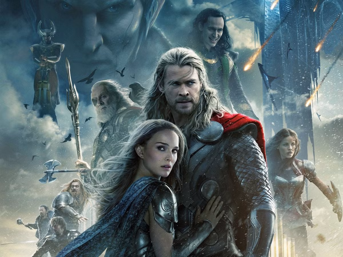 Được biết, Thor 2: The Dark World (Thế giới bóng tối) là bộ phim tiếp tục cuộc hình trình của Thor trong cuộc chiến cứu Trái đất và Chín vương quốc khỏi những kẻ thù ẩn trong bóng tối tồn tại từ trước khi vũ trụ sinh ra. Đặc biệt Thor có sự góp mặt của cặp đôi diễn viên chính Chris Hemsworth và nàng “Thiên nga đen” Natalie Portman.