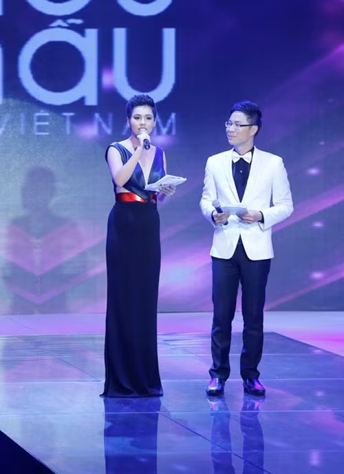 Lần đầu làm MC cho một show truyền hình trực tiếp có lẽ là quá sức với Hoàng My.