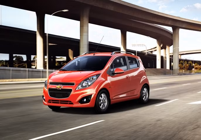 Chevrolet Spark 2013 phiên bản số sàn có giá 349 triệu đồng.