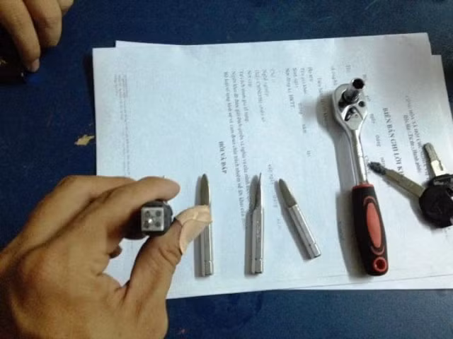 Đồ nghề của Quý và đồng bọn thực hiện vụ trộm xe máy AirBlade.