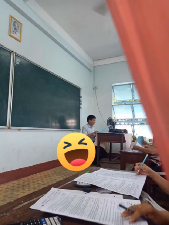 Thay giao say sua giang bai nhung bi soi “thu dac biet kho ngo”