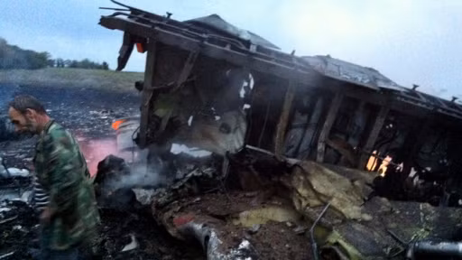 Điều kỳ lạ hơn nữa là Boeing 777 mang số hiệu MH17 rơi đúng ngày nó bay chuyến đầu tiên (ngày 17/7/1997). Chính vì vậy, vụ tai nạn máy bay gặp nạn sau 17 năm hoạt động càng trở nên đặc biệt hơn.