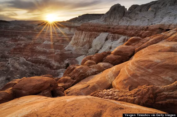 Hẻm núi Grand Canyon của Mỹ cuốn hút du khách bởi vẻ đẹp tráng lệ pha lẫn huyền bí. Nhiều nhà đầu tư đang hướng tới những dự án như xây dựng khách sạn, cửa hàng, di chuyển bằng thang máy để du khách có thể dễ dàng thăm quan hẻm núi nổi tiếng này. Với kế hoạch đó, Grand Canyon sẽ tiếp tục là sự lựa chọn lý tưởng của du khách đi du lịch trong 20 năm tới.