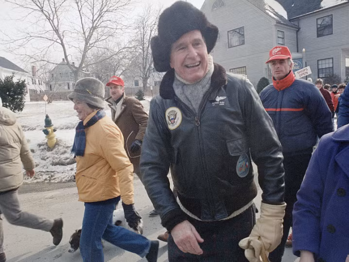 Tổng thống George H. W. Bush được cho là đã có tới 543 ngày nghỉ trong nhiệm kỳ tổng thống 4 năm. Ông dành phần lớn thời gian nghỉ ngơi ở Kennebunkport, Maine - nơi ông có một sân golf xanh mướt. Thêm vào đó, ông cũng thích những hoạt động ngoài trời như câu cá, chạy bộ 2 dặm, đi tàu cao tốc. Đây cũng là nơi Bà đầm thép Margaret Thatcher, Tổng thống Vladamir Putin và cựu Tổng thống Nicholas Sarkozy thỉnh thoảng lui tới nghỉ dưỡng.