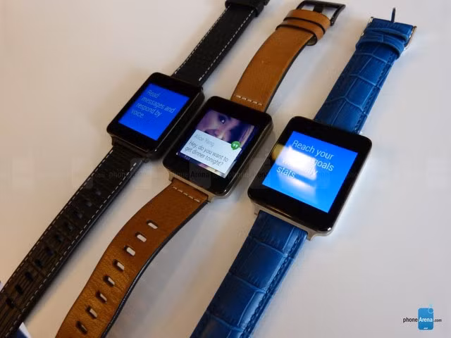 G Watch là mẫu smartwatch ấn tượng của LG. Sản phẩm này có màn hình IPS LCD 1,65 inch, độ phân giải 280 x 280 pixel.