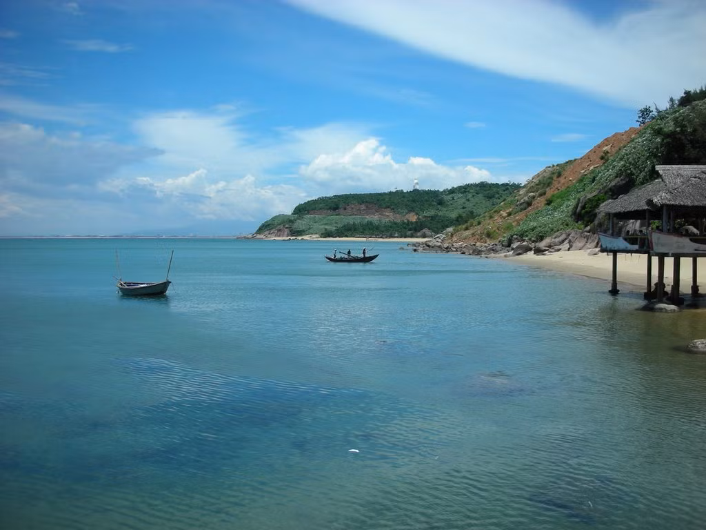 Cho đến biển Non Nước ở Đà Nẵng.