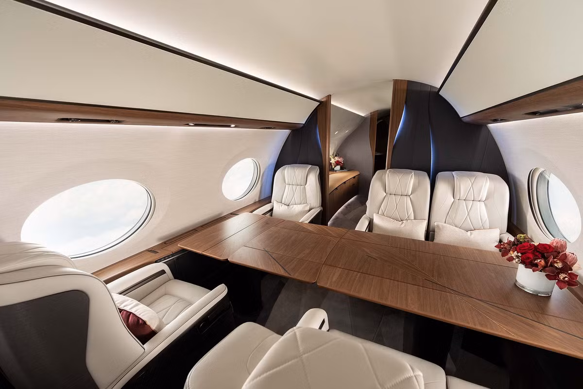 Tạp chí Robb Report bình luận nội thất của chiếc chuyên cơ có thể "hơn cả khách sạn 5 sao yêu thích của các vị". Ảnh: Gulfstream Aerospace.