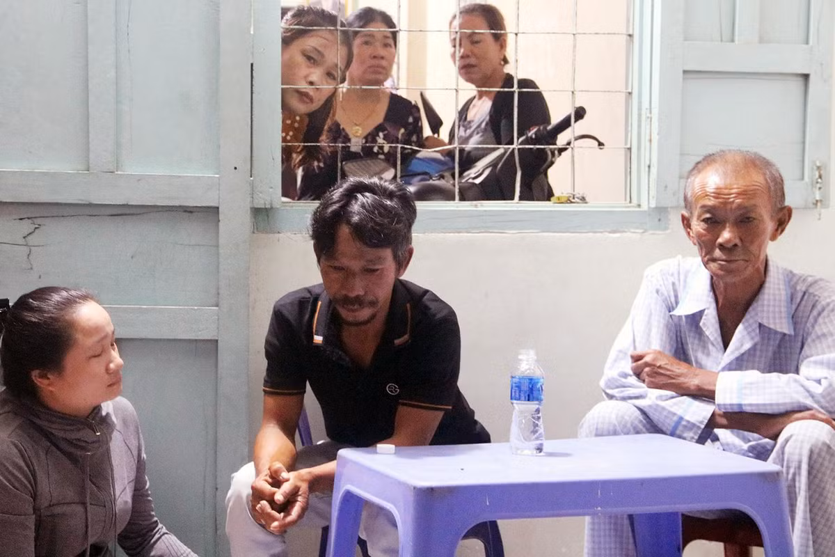 Thuyen truong tau chim: 