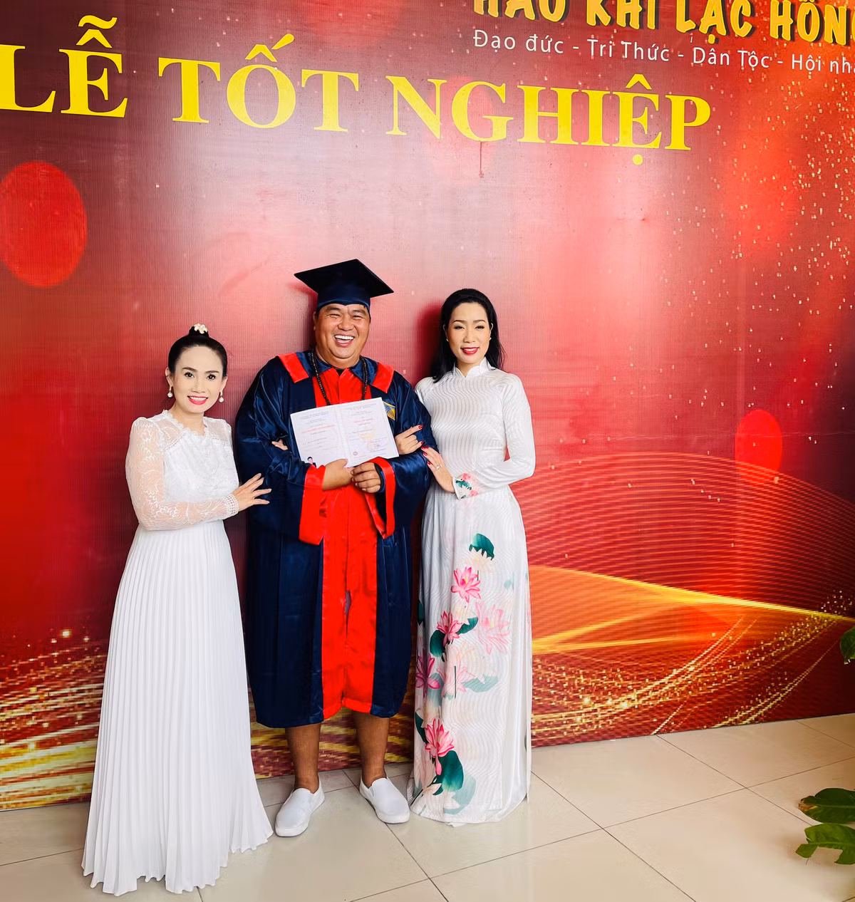 Hoàng Mập: Học đại học ở tuổi 51 khiến tôi vô cùng e ngại Hoang Map: Hoc dai hoc o tuoi 51 khien toi vo cung e ngai