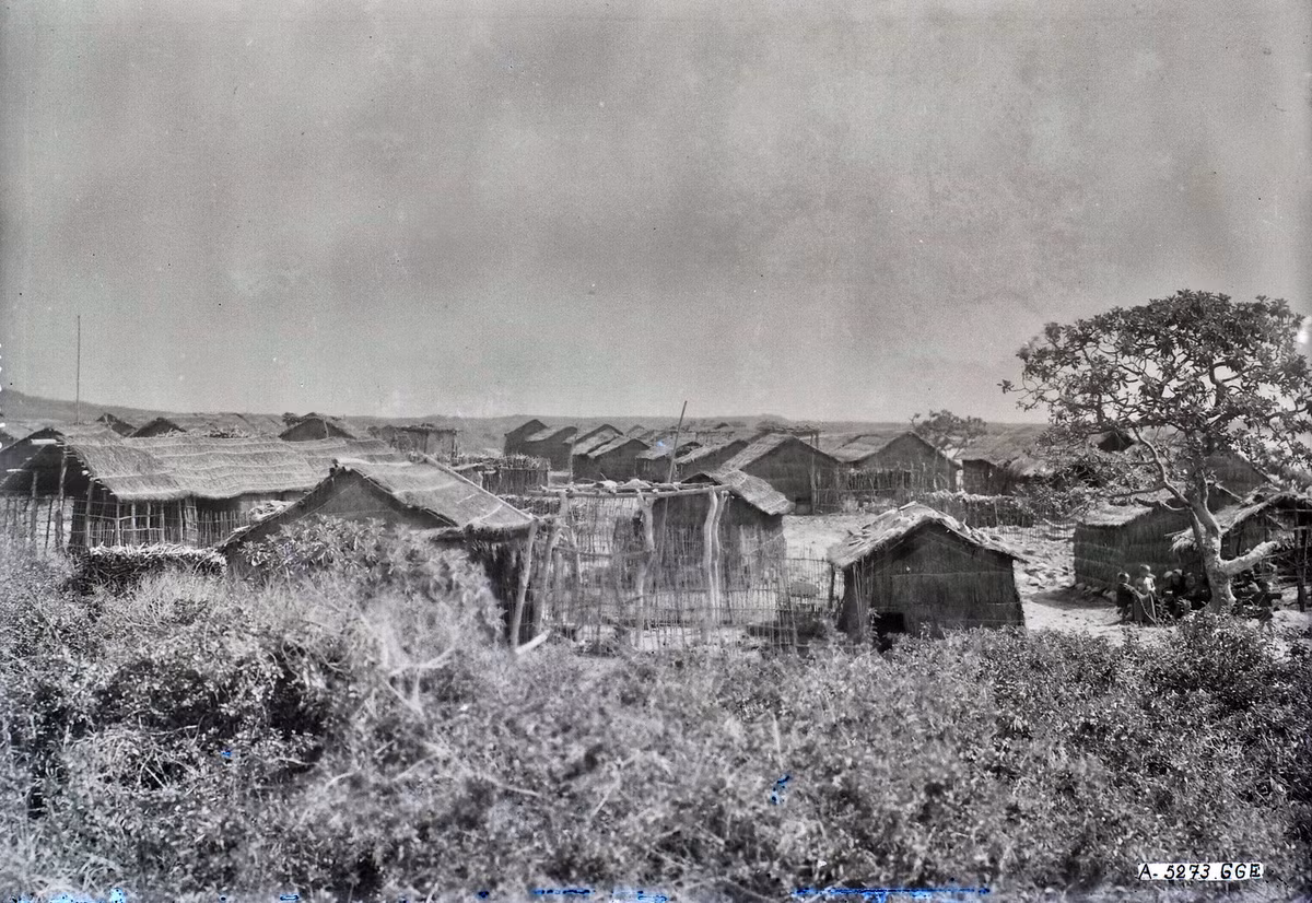 Làng chài ở Quảng Yên.