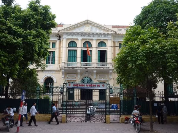 Cổng Bệnh viện K cơ sở 1 nhìn từ phố Quán Sứ ngày nay. Ảnh: Sàng lọc ung thư.