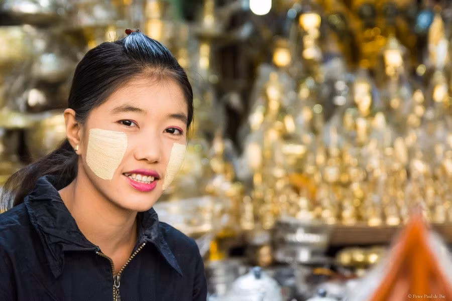 Đối tượng sử dụng phấn thanaka thường là phụ nữ và trẻ em. Đôi khi đàn ông cũng dùng thanaka nếu họ phải làm việc ngoài trời thời gian dài trong thời tiết nắng nóng.