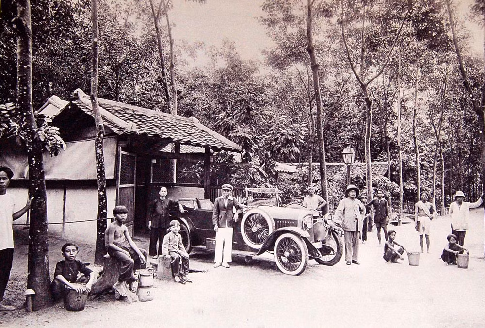 Cùng sự bùng nồ của xe hơi, mạng lưới đường bộ ở Đông Dương đã mở rộng gấp 3 lần trong vòng 15 năm.