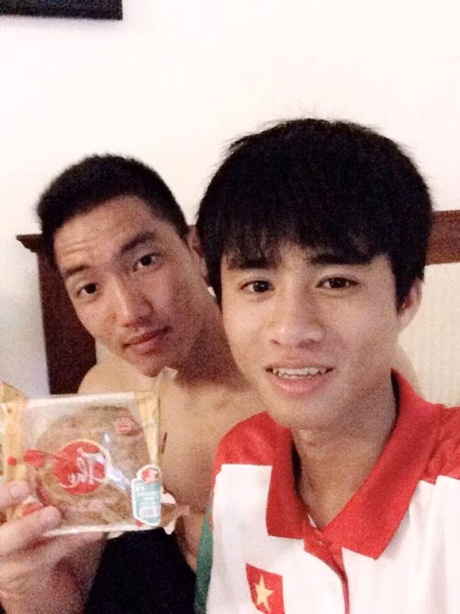 Không có được thể hình lý tưởng nhưng Thanh Hậu lại sở hữu một đôi chân xử lý bóng rất nhanh. Ngoài ra sự cởi mở trong tính cách, luôn cố gắng học hỏi khiến Thanh Hậu có khả năng kết nối tốt với các đồng đội, tạo một sự ăn ý nhất định ở khu vực giữa sân.