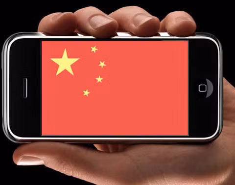 iPhone tại Trung Quốc đang “hết thời?” iPhone của Apple chỉ nắm được 5% thị phần Trung Quốc trong quý II năm nay, giảm tới 9% so với quý I-1 con số đáng báo động cho “quả táo”. Đây cũng là số thị phần ít nhất mà Apple từng chiếm được từ quý IV năm 2010 tại quốc gia đông dân nhất thế giới này.
