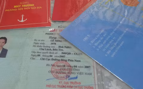 Bằng cấp, chứng nhận giả xuất xứ từ lò của Luật và Thịnh.