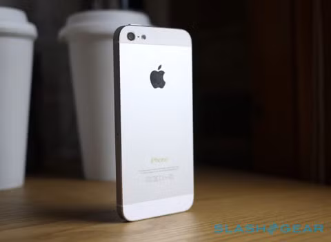 Người dùng Apple có thể được 280 USD nếu bán điện thoại cũ, mua điện thoại mới. Theo Apple, người dùng có thể nhận được 280 USD, phụ thuộc vào mẫu điện thoại đem bán lại và phụ thuộc cả vào điều khoản hợp đồng.