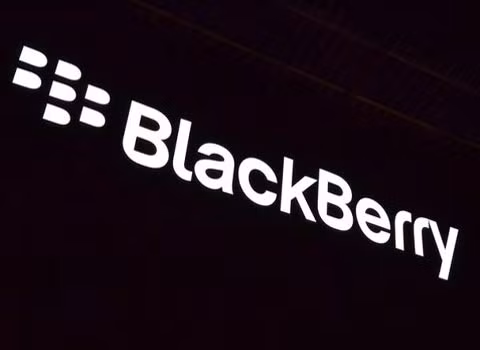 3 giám đốc điều hành của BlackBerry rời công ty. Công ty Blackberry đã khẳng định 3 trong số các giám đốc điều hành đã rời công ty. Đó là phó giám đốc sản xuất Carmine Arabia, phó giám đốc Doug Kozak và Graeme Whittington. 3 giám đốc điều hành của BlackBerry rời công ty. Công ty Blackberry đã khẳng định 3 trong số các giám đốc điều hành đã rời công ty. Đó là phó giám đốc sản xuất Carmine Arabia, phó giám đốc Doug Kozak và Graeme Whittington.